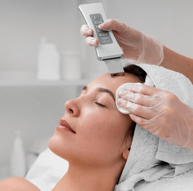 Peeling kawitacyjny z maską, sonoforezą lub masażem